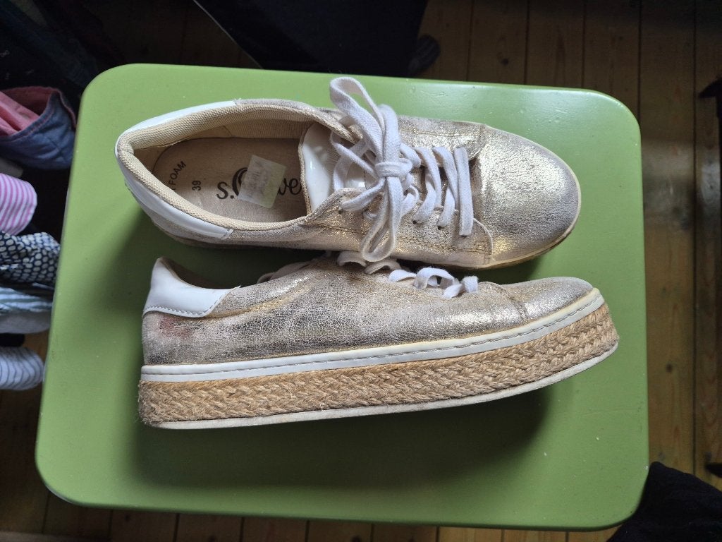 Leuke schoenen s.oliver maat 39 brons goud kleur, Overige kleuren, Ophalen of Verzenden, S.Oliver, Sneakers of Gympen