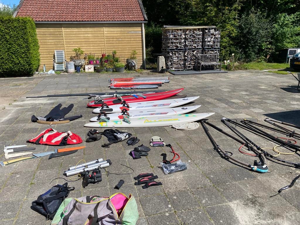 Complete windsurf set - Klaar om het water op te gaan!, Watersport en Boten, Ophalen, 250 tot 300 cm, Gebruikt, Met vin(nen)