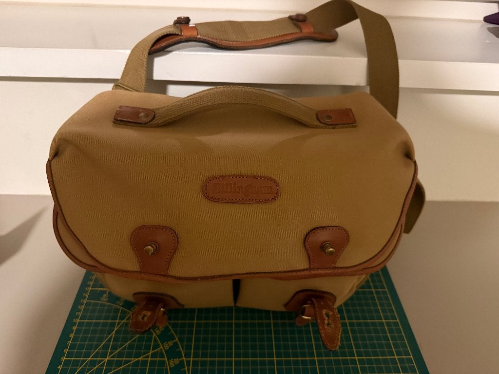 Billingham Hadley Pro Khaki Tan schoudertas, Ophalen of Verzenden, Zo goed als nieuw, Schoudertas, Overige merken