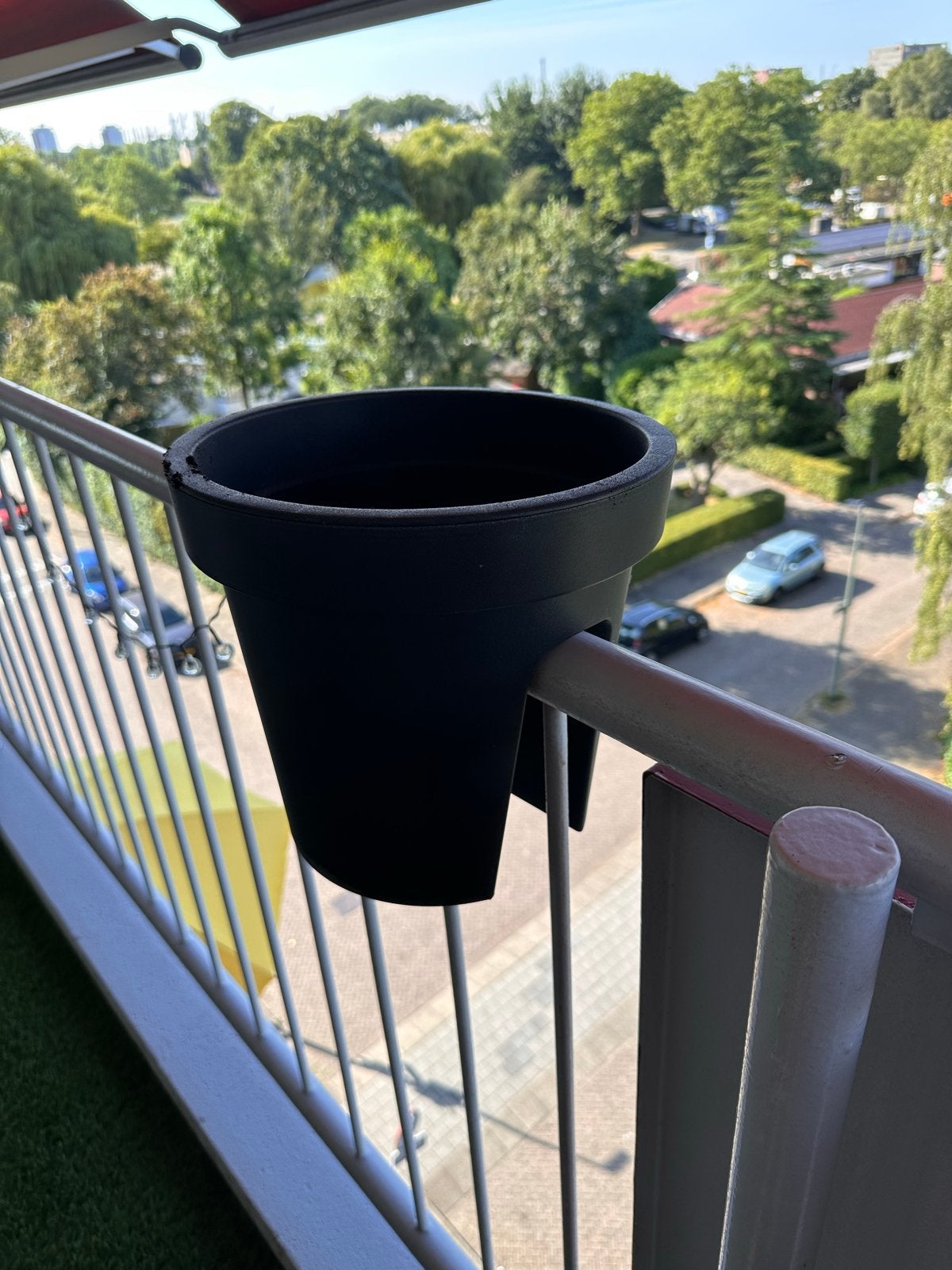 Bloembakken voor balkon: 4 rond, 2 langwerpig, Tuin en Terras, Bloembakken en Plantenbakken, Ophalen, Kunststof, Gebruikt, Minder dan 30 cm