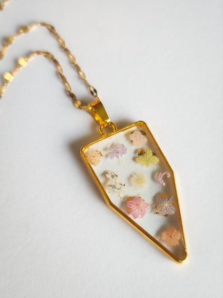 Handgemaakte ketting met bloemen in epoxy, Overige materialen, Verstelbaar, Nieuw, Ophalen of Verzenden