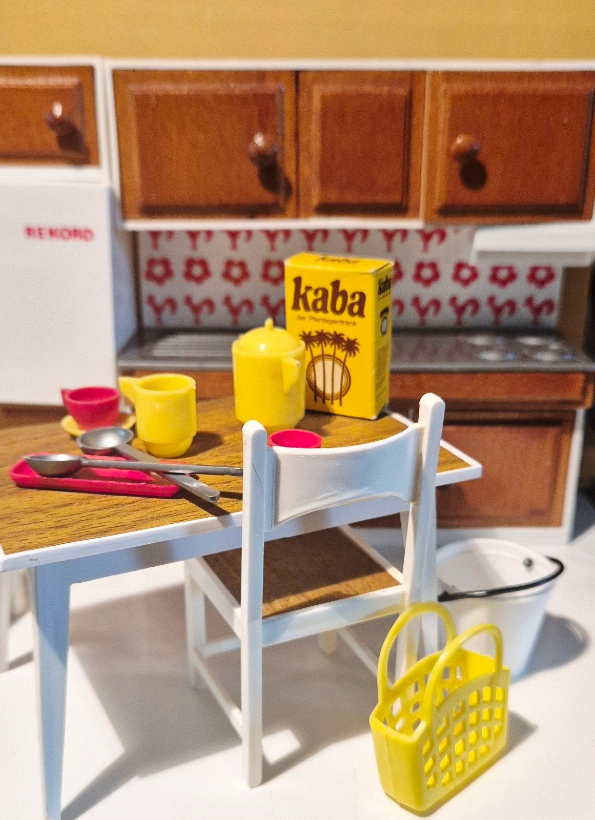 Vintage poppenhuis keuken hout plastic Vero & Frade, Verzamelen, Poppenhuizen en Toebehoren, Ophalen of Verzenden, Gebruikt, Gebruiksvoorwerp