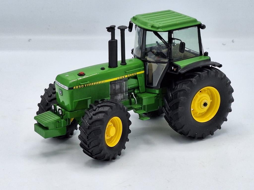 John Deere 4850, Hobby en Vrije tijd, Modelauto's | 1:32, Schuco, Tractor of Landbouw, Ophalen of Verzenden, Zo goed als nieuw