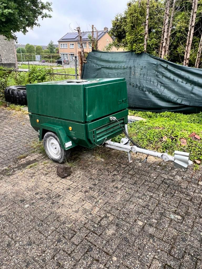 Diesel lucht compressor 3kuub, Ophalen, Zo goed als nieuw
