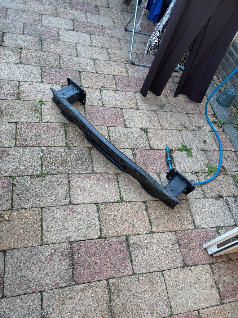 Bumperbalk achter ford Kuga
