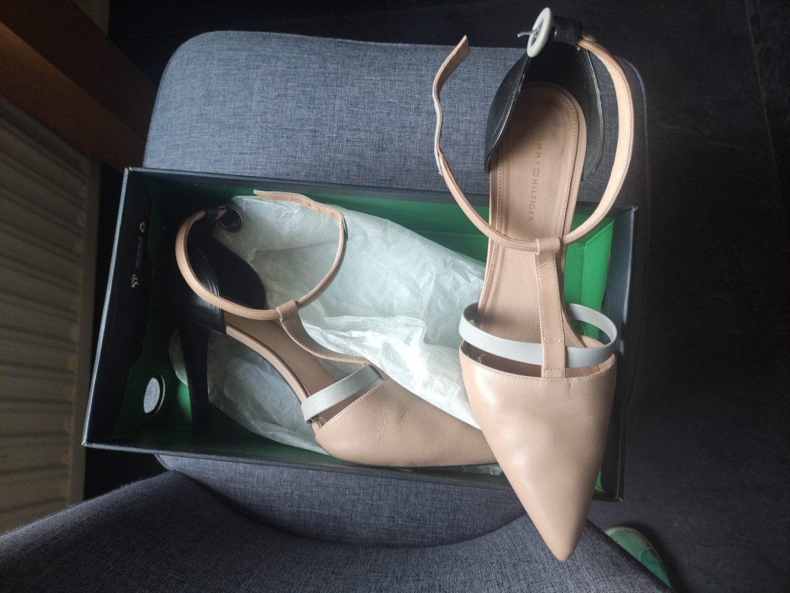 Tommy Hilfiger hak schoen maar 39, Beige, Ophalen of Verzenden, Schoenen met hoge hakken, Gedragen