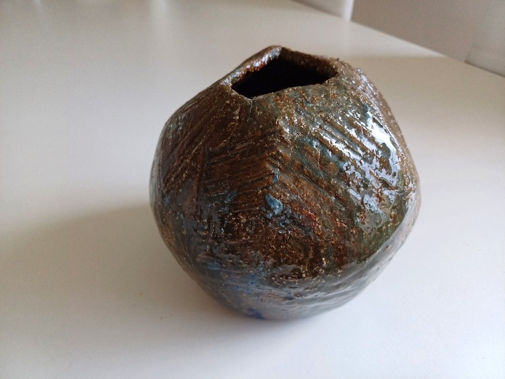 Zeer mooie Japanese modern ceramic aesthetic vaas, Antiek en Kunst, Ophalen of Verzenden, Vaas, Papier/karton, Handgemaakt