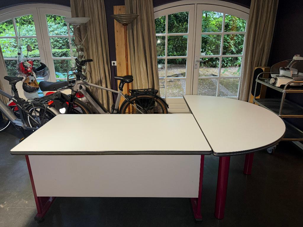 Bureau (modern), Huis en Inrichting, Bureaus, Gebruikt, Overige typen, Modern, Kunststof, Meerkleurig, Demontabel, Ophalen