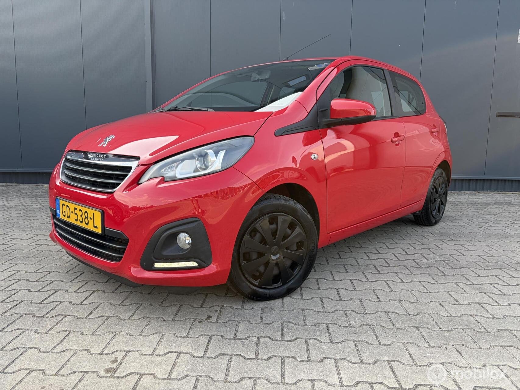 Peugeot 108 1.0 e-VTi Active BTW Airco Nieuwe Apk, Voorwielaandrijving, Euro 5, Stof, Gebruikt