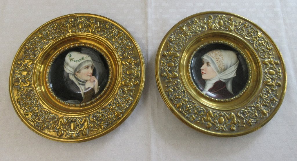 2 Oude Wandborden porselein omlijst met koper, Ophalen of Verzenden
