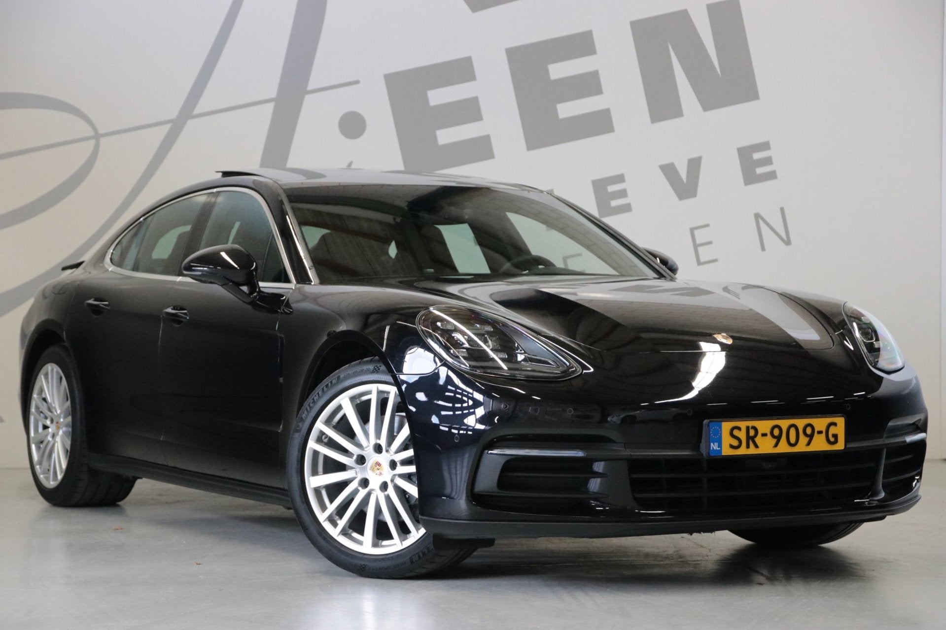 Porsche Panamera 3.0 360' camera/ NAP/ Origineel NL, Achterwielaandrijving, Gebruikt, 2995 cc, 4 stoelen