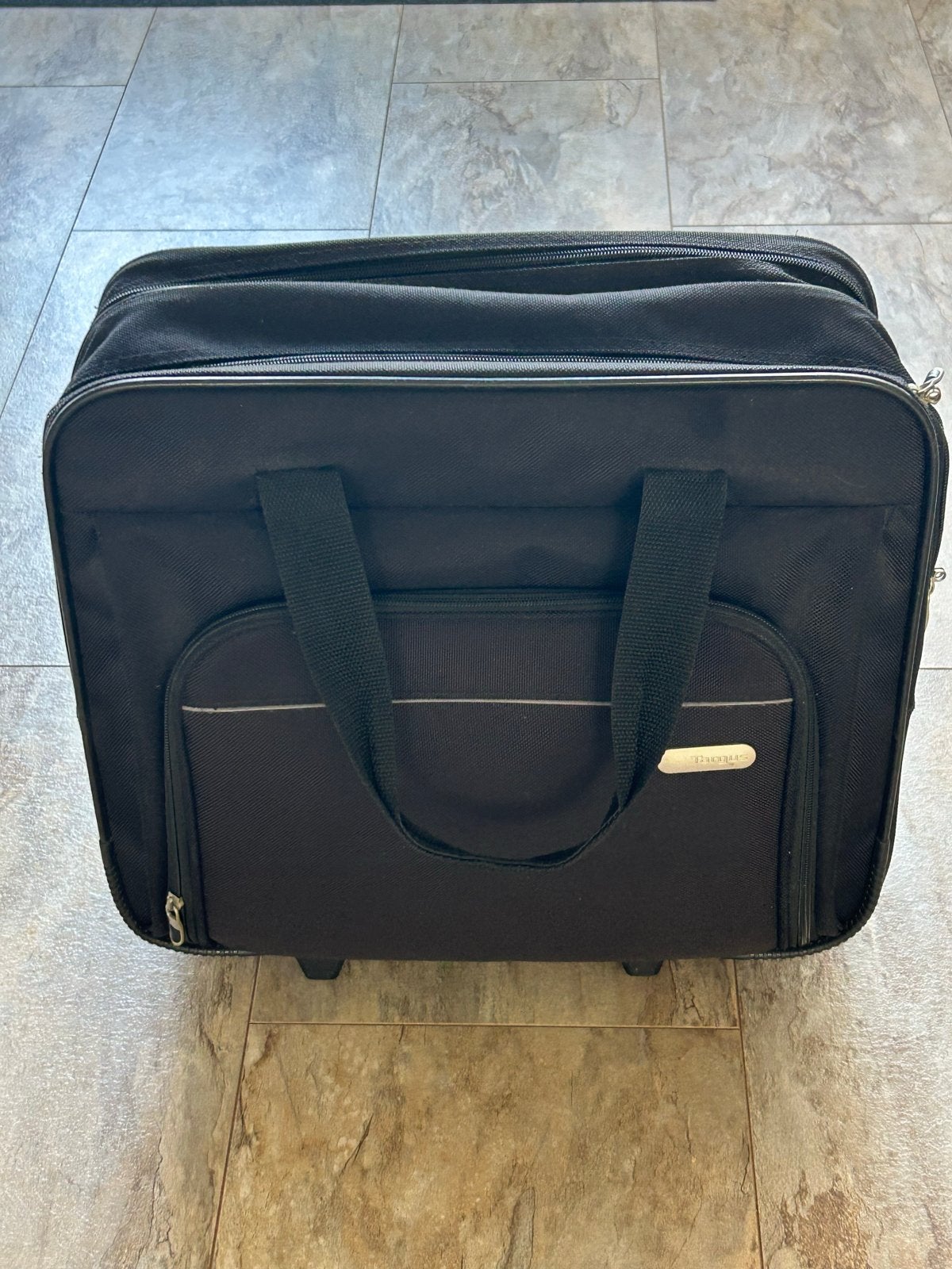 Targus Laptoptas op wieltjes - Ruim en praktisch, Computers en Software, Ophalen, Meerdere vakken, Gebruikt, Trolleytas