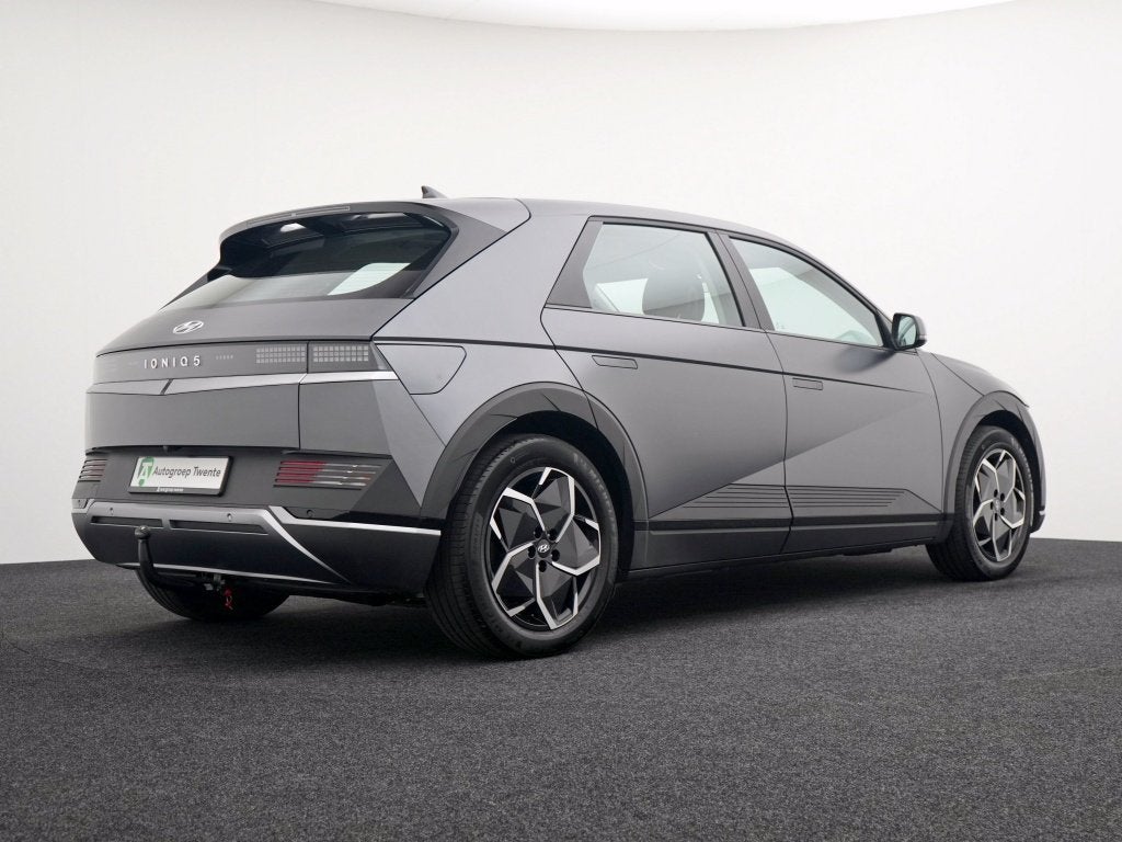 Hyundai IONIQ 5 Connect 73kWh | Trekhaak | Stoelverwarming |, Auto's, Automaat, Gebruikt, Zwart, 199 min