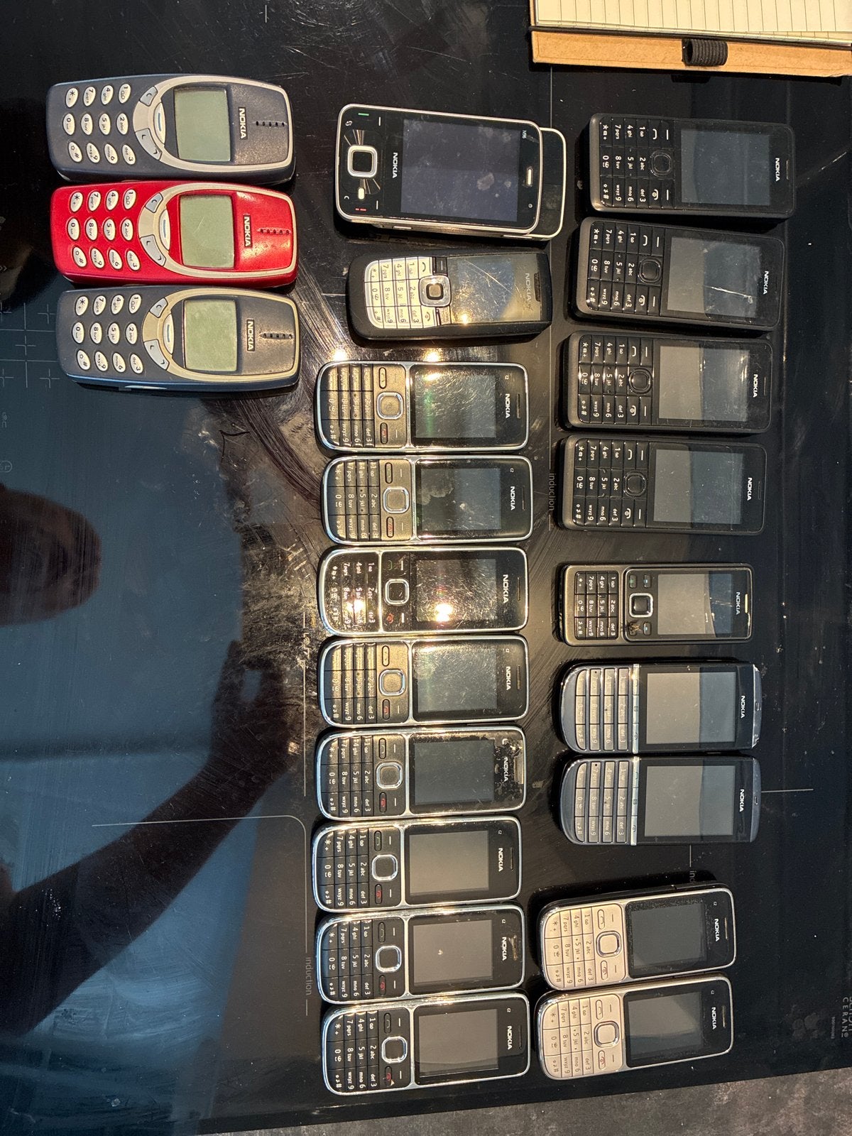 Partij oude mobiele telefoons: waaronder Nokia 3310 etc, Telecommunicatie, Ophalen, Gebruikt, Minder dan 3 megapixel, Klassiek of Candybar