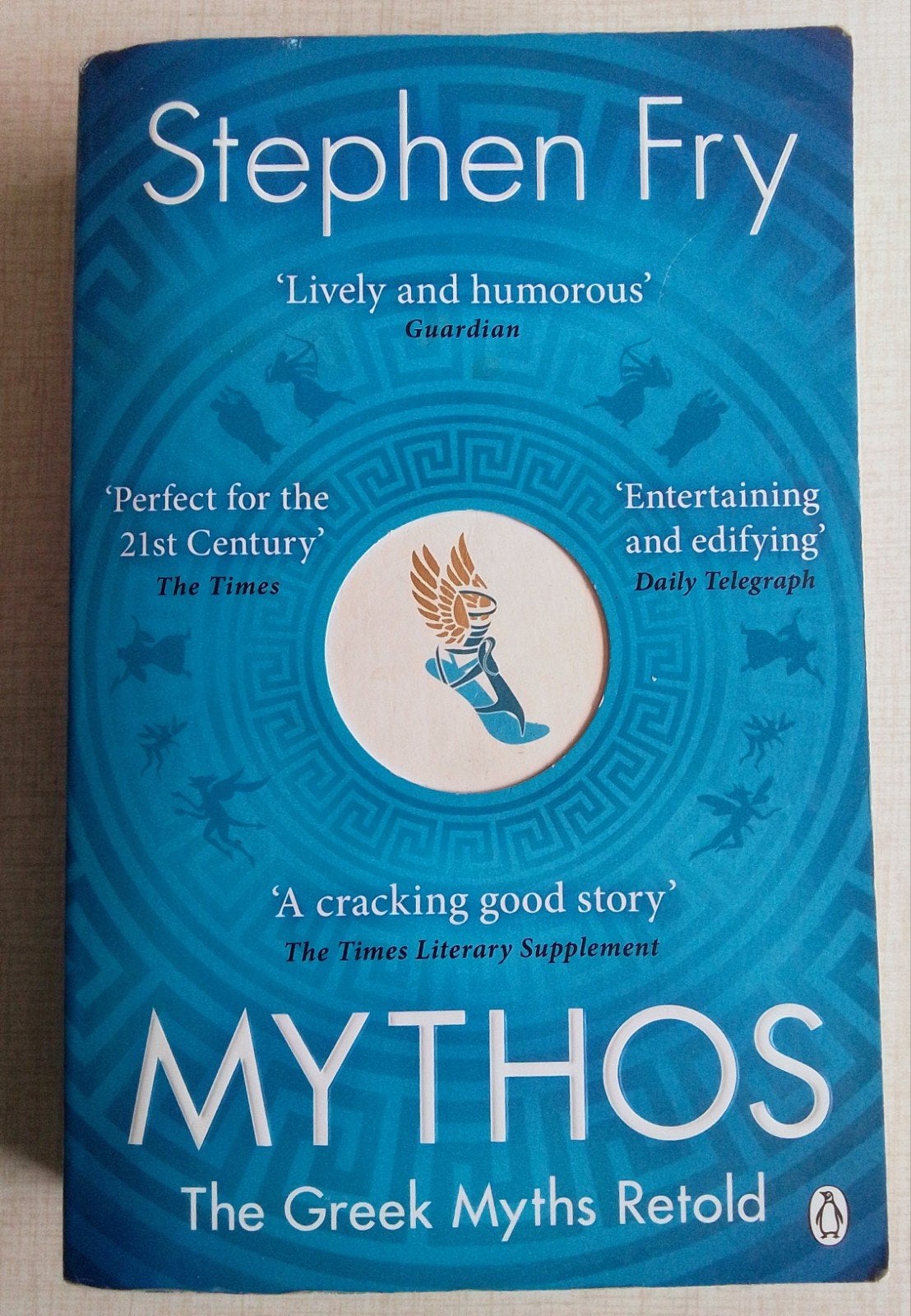 Mythos - Stephen Fry (Engelstalig, ingelijmd), Boeken, Ophalen of Verzenden, Gelezen, Stephen Fry