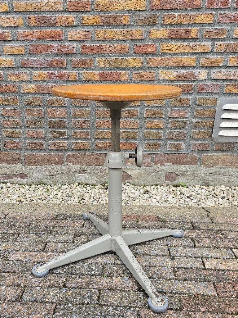 Vintage Ahrend Friso Cirkel verstelbare atelierkruk '70, Ophalen, Zo goed als nieuw, Hout