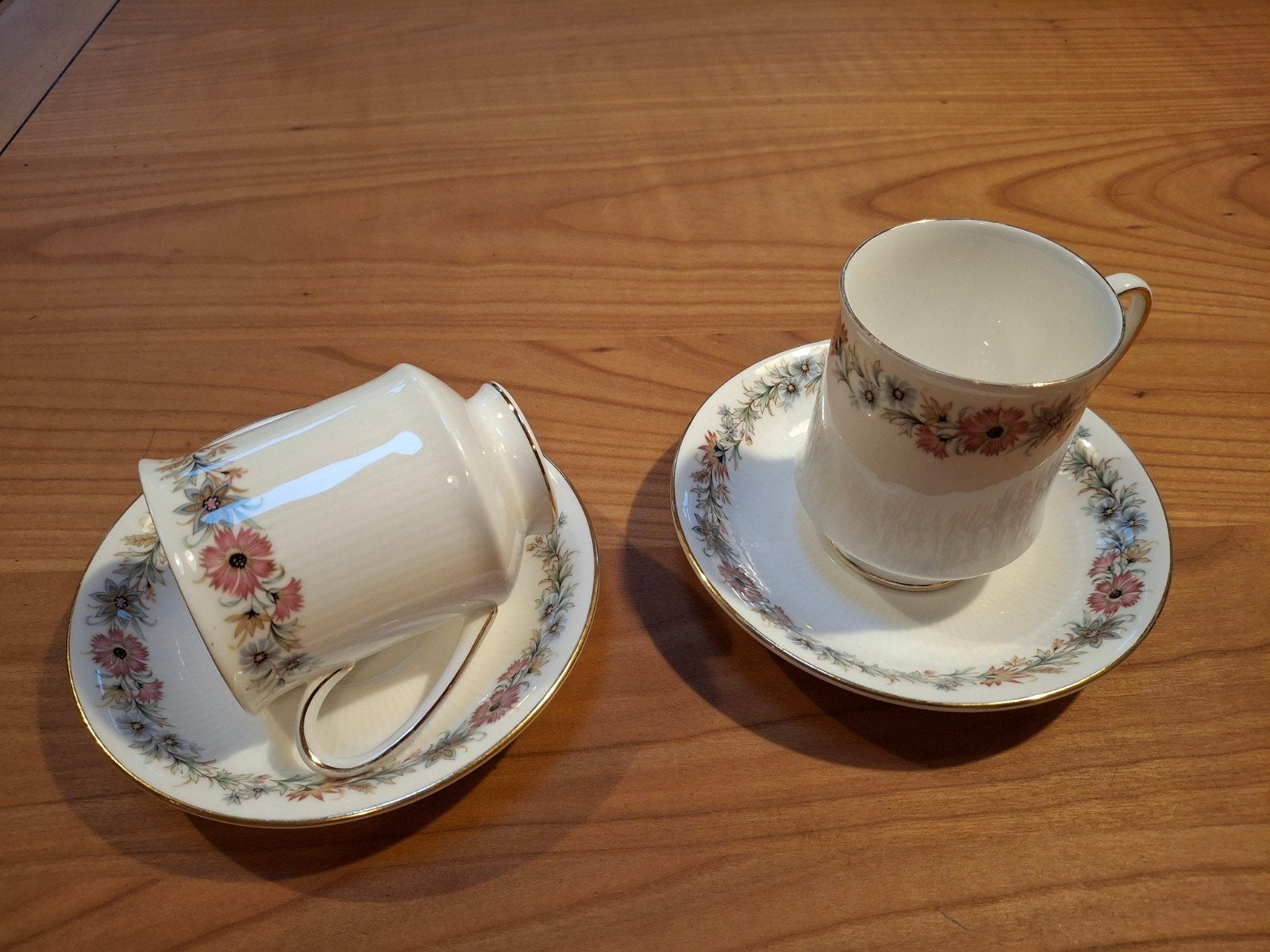 Set van twee kop en schotels Paragon / Royal Albert Belinda, Ophalen of Verzenden