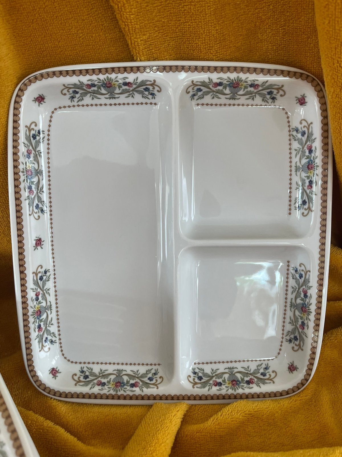 Seltmann Weiden Bavaria drievaks borden, Verzamelen, Ophalen of Verzenden, Zo goed als nieuw, Porselein, Bord of Schaal