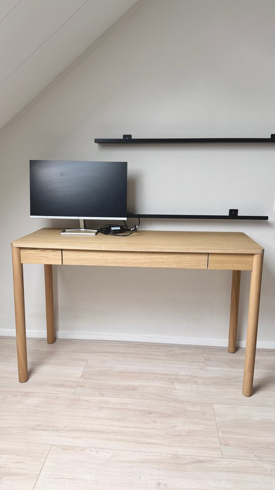 IKEA Tonstad Bureau Eikenfineer 140x75cm, Huis en Inrichting, Bureaus, Zo goed als nieuw, Computerbureau, IKEA, Scandinavisch