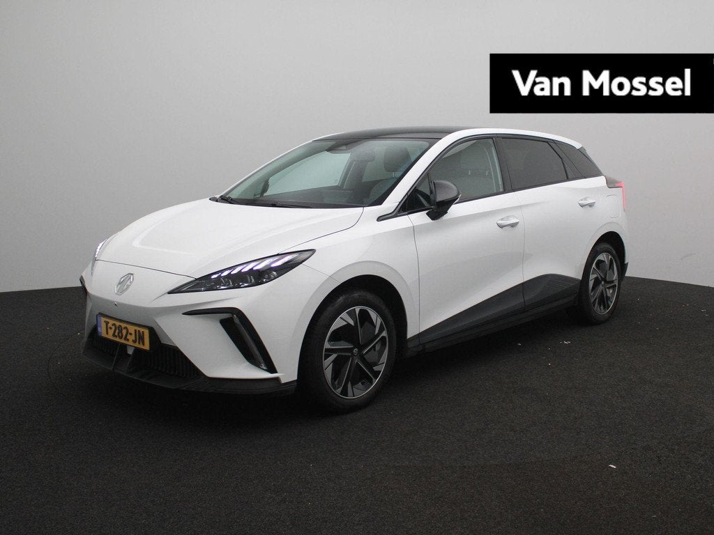 MG 4 Luxury 64 kWh | Apple Carplay/Android Auto | Camera | S, Auto's, MG, Automaat, 12 maanden, Gebruikt, Wit
