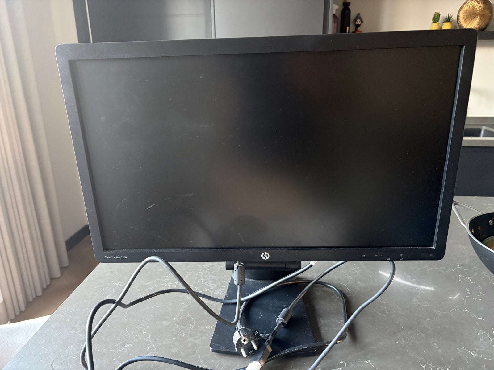 HP EliteDisplay E231 Beeldscherm, Ophalen of Verzenden, Gebruikt, Full HD, In hoogte verstelbaar