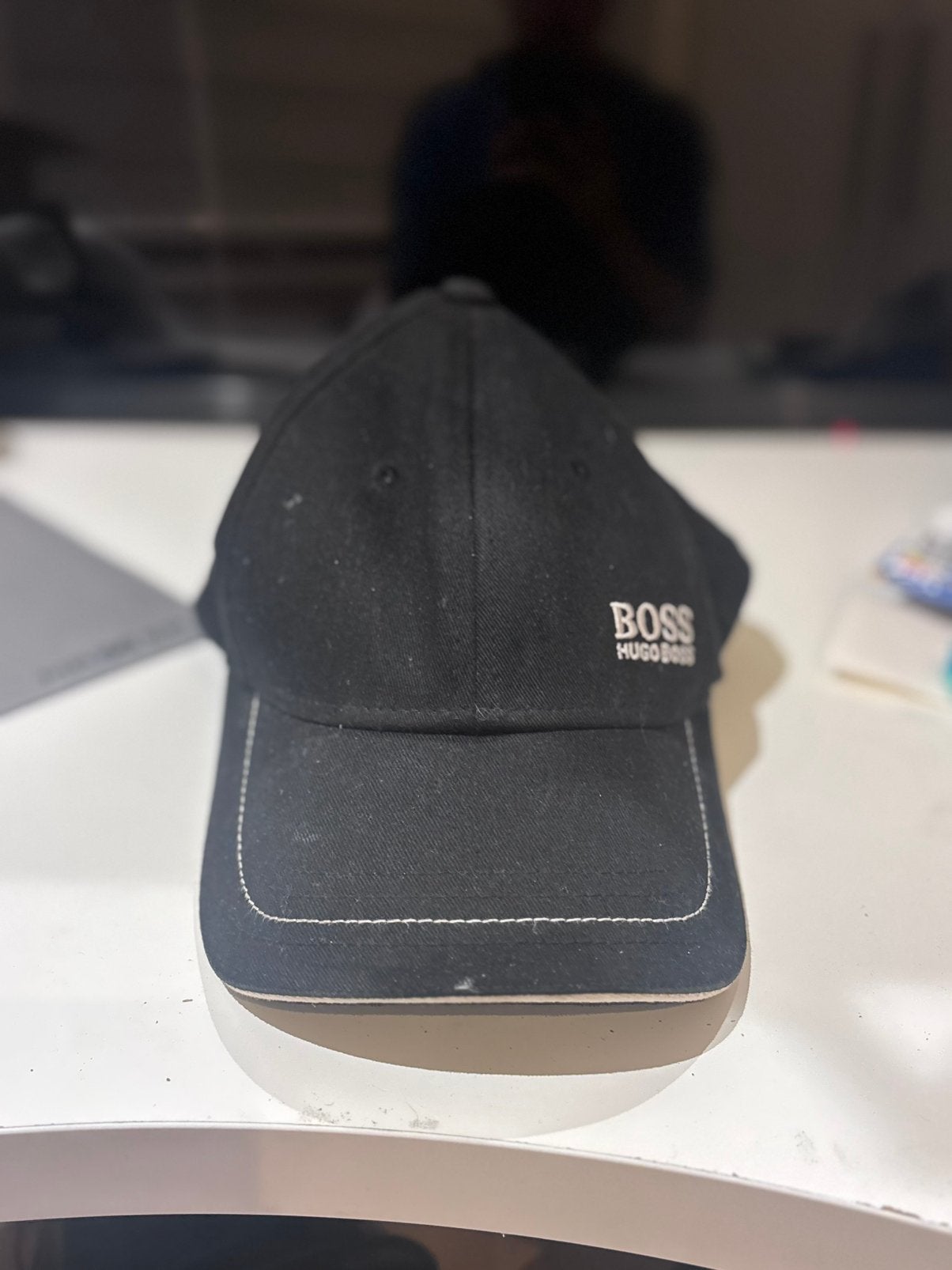 Zwarte Hugo Boss pet - Zo goed als nieuw, Ophalen of Verzenden, Zo goed als nieuw, One size fits all, Pet