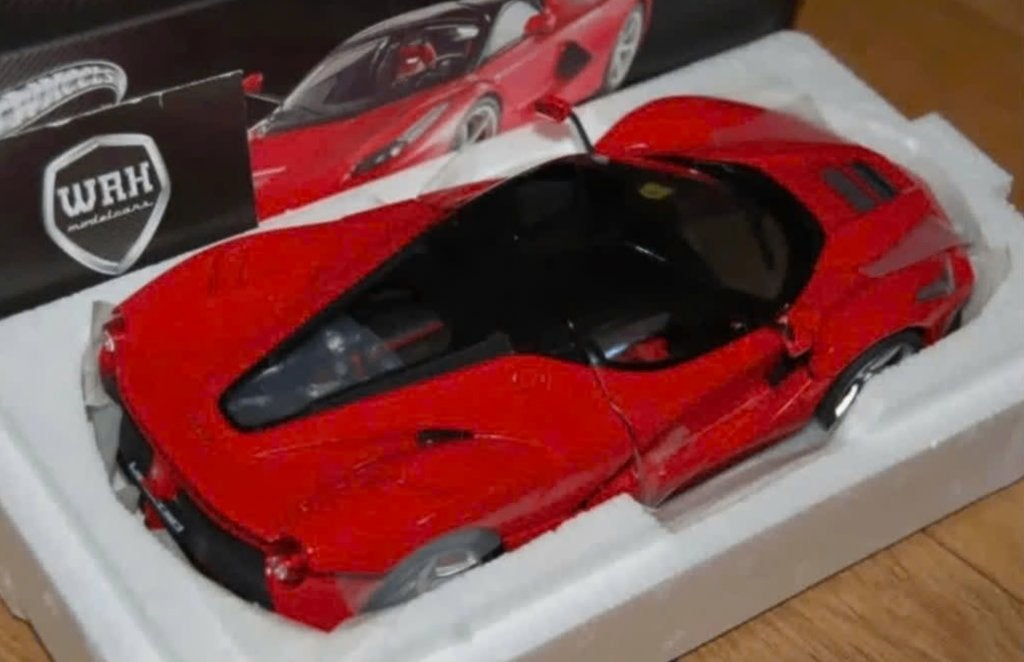 1:18 FERRARI LAFERRARI rosso corsa red Hotwheels elite WRH, Hobby en Vrije tijd, Modelauto's | 1:18, Verzenden, Zo goed als nieuw