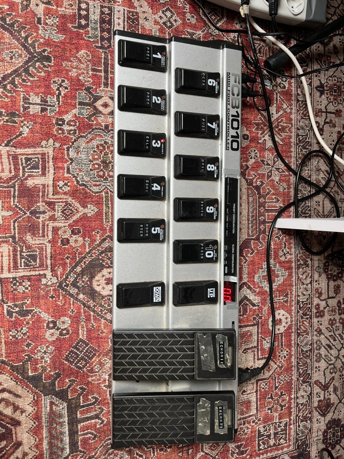 Behringer FCB1010 voorgeprogrammeerd voor gitaar software!!, Muziek en Instrumenten, Midi-apparatuur, Ophalen, Gebruikt