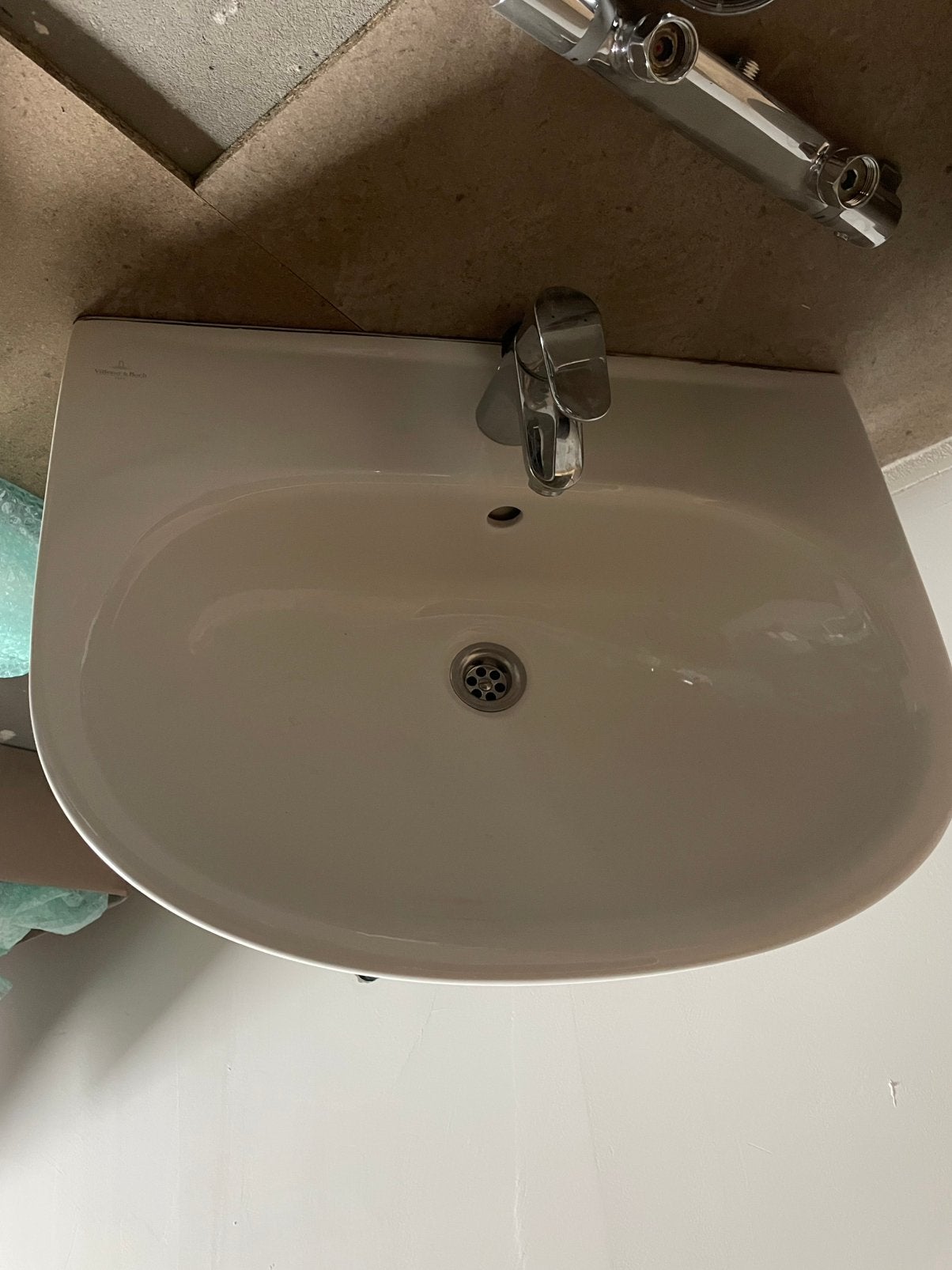Wasbak badkamer villeroy en boch nieuw uit nieuwbouwwoning, Ophalen, 50 tot 100 cm, Zo goed als nieuw, Minder dan 100 cm