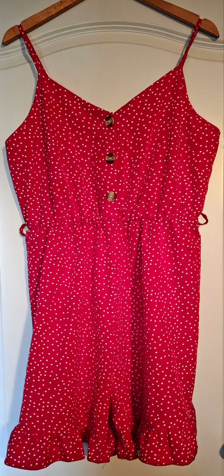 Rode Playsuit met Witte Stippen en Knoopjes, Maat 38/40 (M), Ophalen of Verzenden, Rood, Onbekend