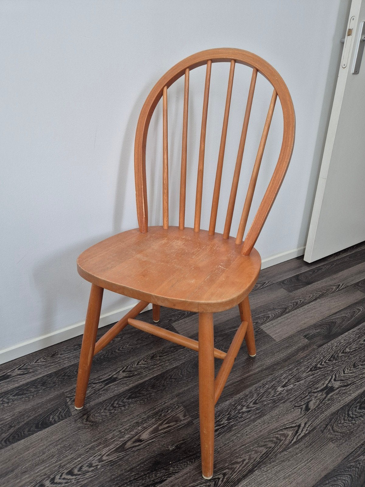 Houten stoel met spijlen rugleuning, Ophalen of Verzenden