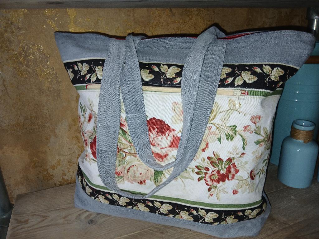 8) Grijze denim tas gemaakt van spijkerbroek en Bloemstof, Sieraden, Tassen en Uiterlijk, Ophalen of Verzenden, Nieuw, Grijs, Handtas