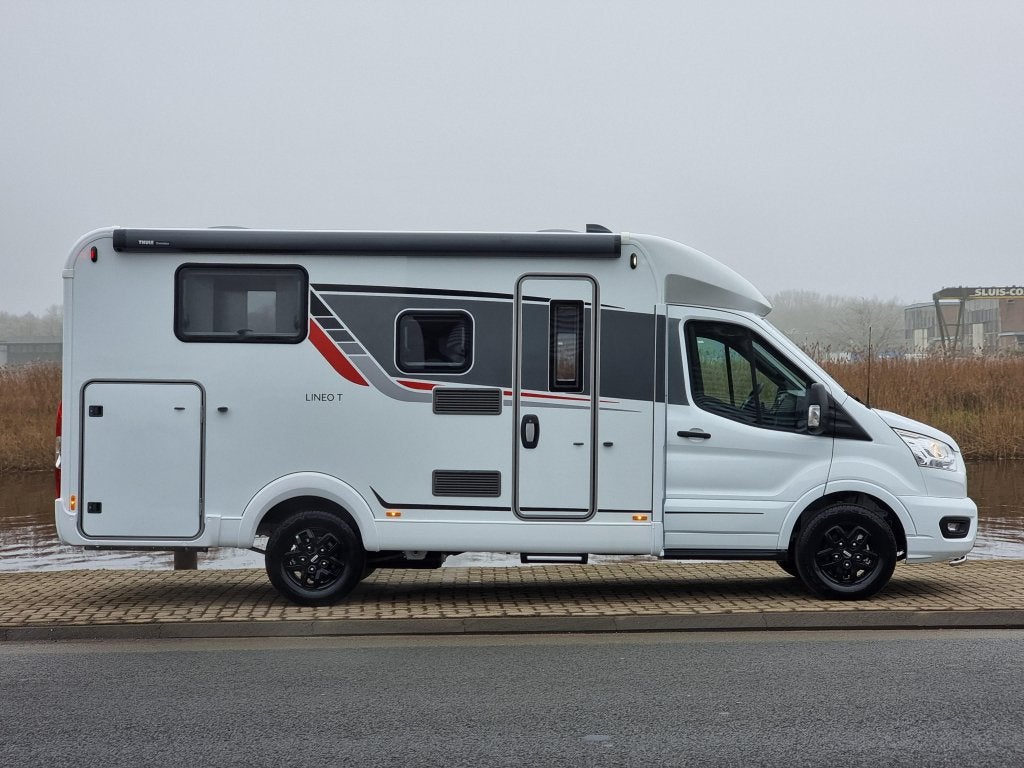 Bürstner Lineo T 620 G - Winterpakket, Caravans en Kamperen, Automaat, Standaard zit, Ringverwarming, Ford