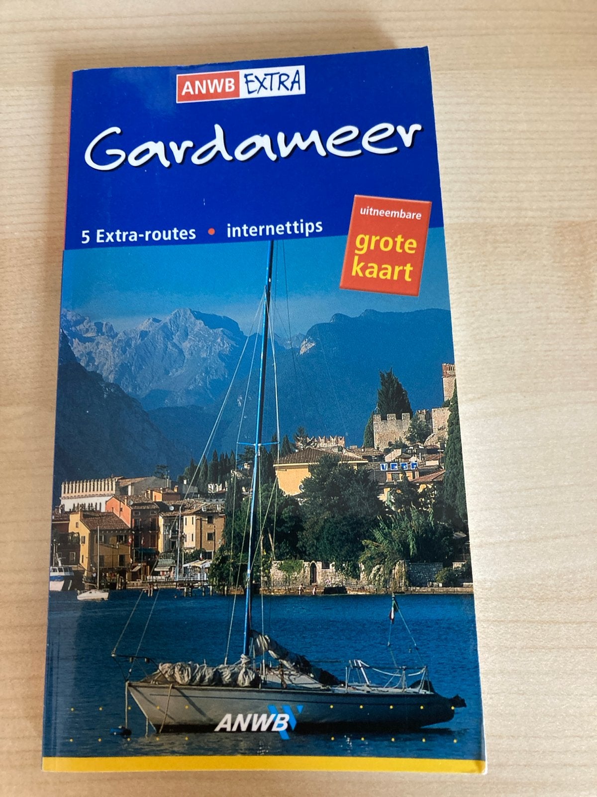 ANWB Extra Gardameer Reisgids met kaart, Europa, Ophalen of Verzenden, Zo goed als nieuw, Reisgids of -boek