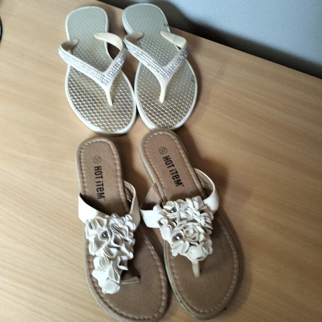 2 paar zomerslippers mt 37, Kleding | Dames, Schoenen, Ophalen of Verzenden, Zo goed als nieuw, Overige kleuren, Sneakers of Gympen
