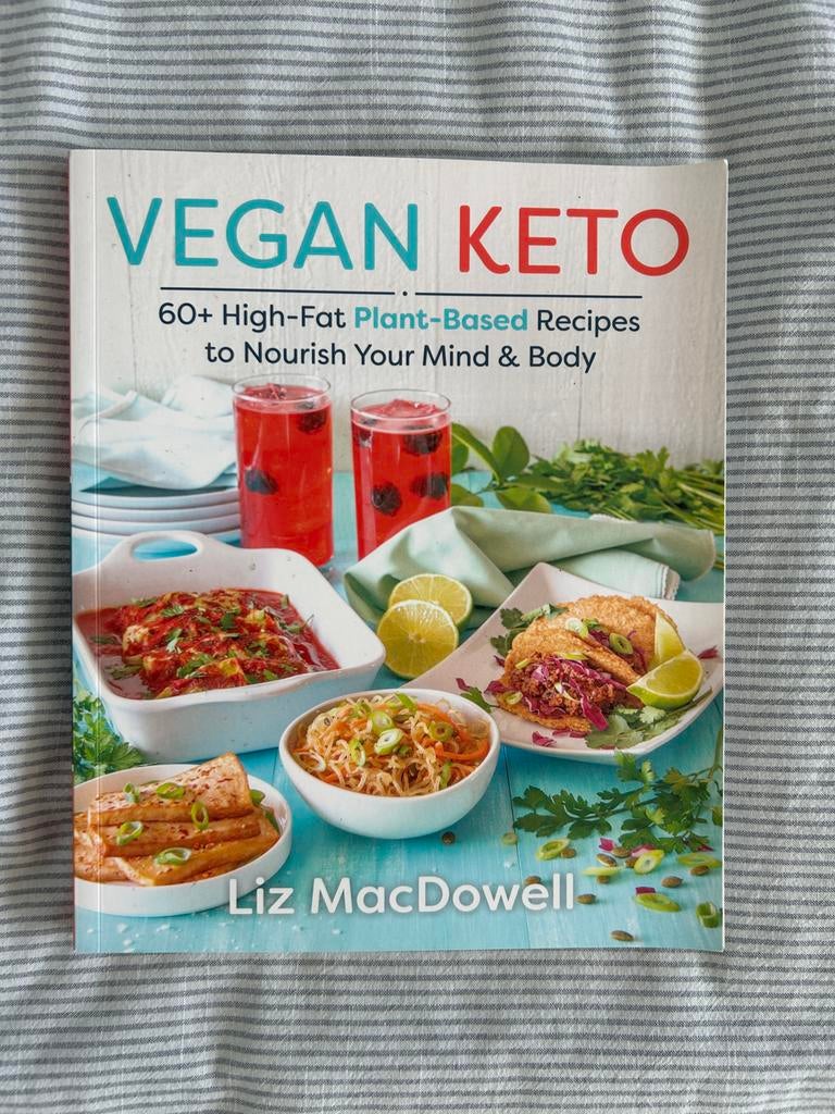 Vegan Keto Kookboek - Gezond & Lekker!, Boeken, Kookboeken, Voorgerechten en Soepen, Ophalen of Verzenden, Zo goed als nieuw, Gezond koken