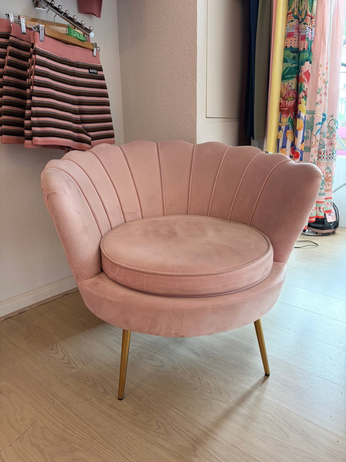 Schelpstoel Roze, Ophalen, Eenpersoons, Minder dan 75 cm, Zo goed als nieuw
