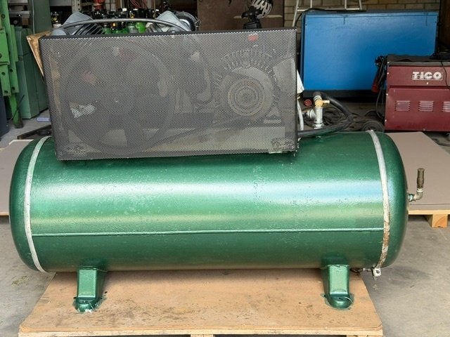 Creemers compressor 4 kw, Gebruikt, 10 bar of meer, 100 liter of meer, 400 tot 800 liter/min