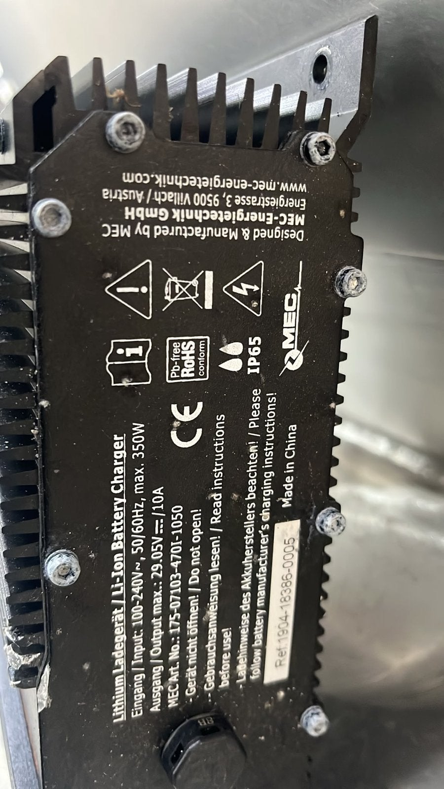 Set van 2 Torqeedo 350 W acculaders voor 24V/26V accu's, Ophalen of Verzenden, Zo goed als nieuw, Motor en Techniek