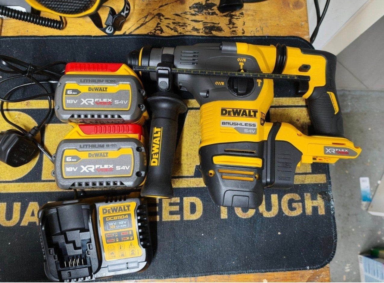 Nieuwe DeWalt DCH333 Boorhamer met 2x 6Ah XR Flexvolt accu's, Doe-het-zelf en Verbouw, Ophalen, Nieuw, Boor- en/of Breekhamer