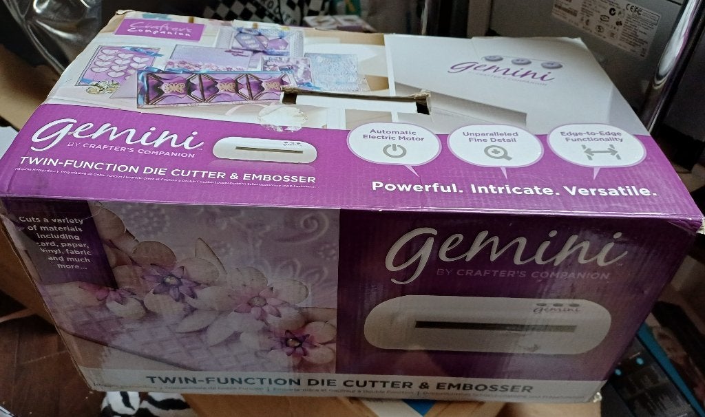 Embossing en snijmachine Gemini, Ophalen of Verzenden, Gebruikt, Overige thema's, Pons of Mal