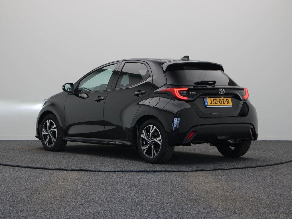 Toyota Yaris 1.5 Hybrid 115 Dynamic | Stoel en Stuurverwarmi, Gebruikt, Euro 6, Zwart, 1490 cc