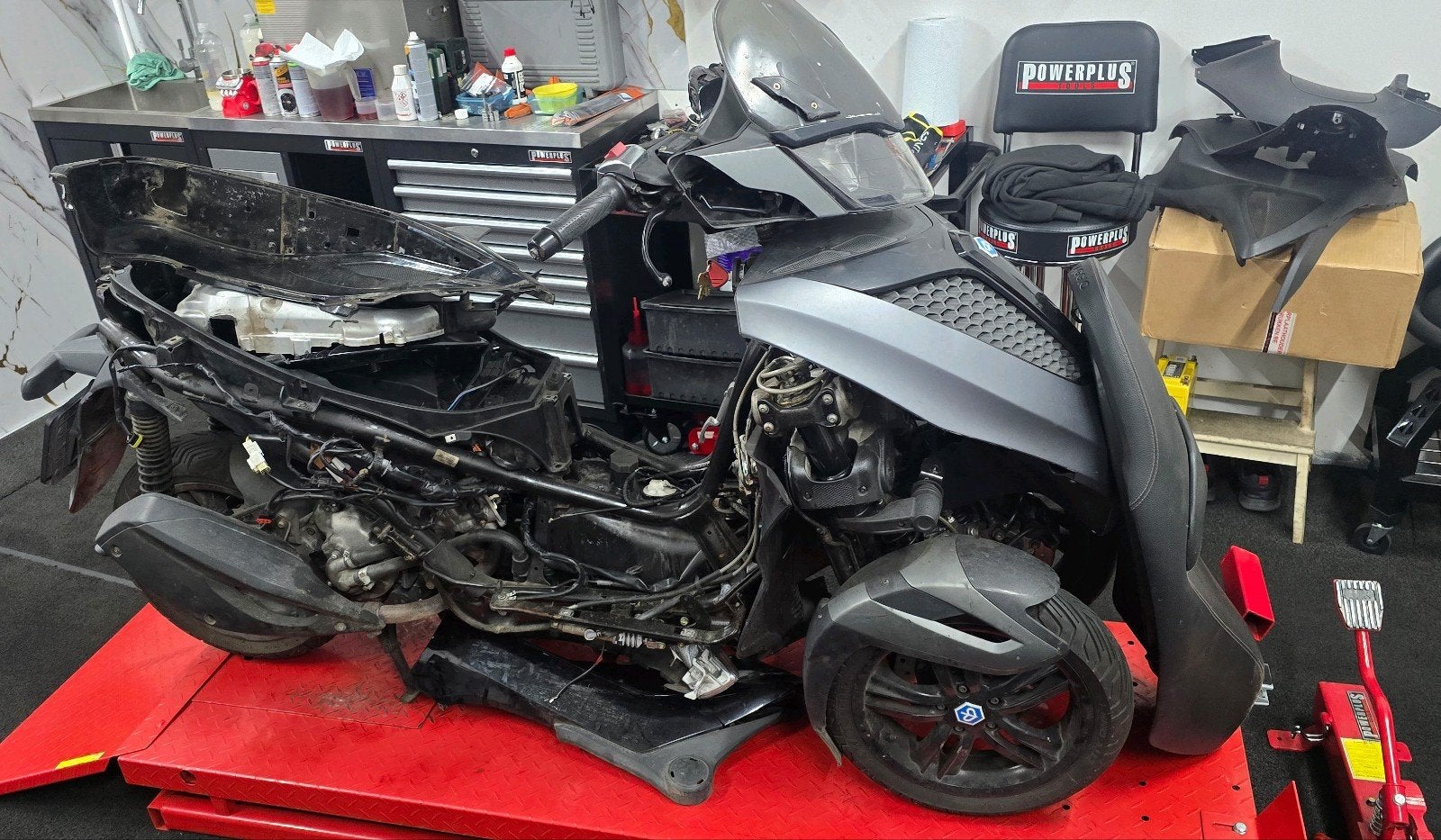 PIAGGIO MP3 YOURBAN 300CC – OPKNAPPER / ONDERDELEN, Motoren, Ophalen