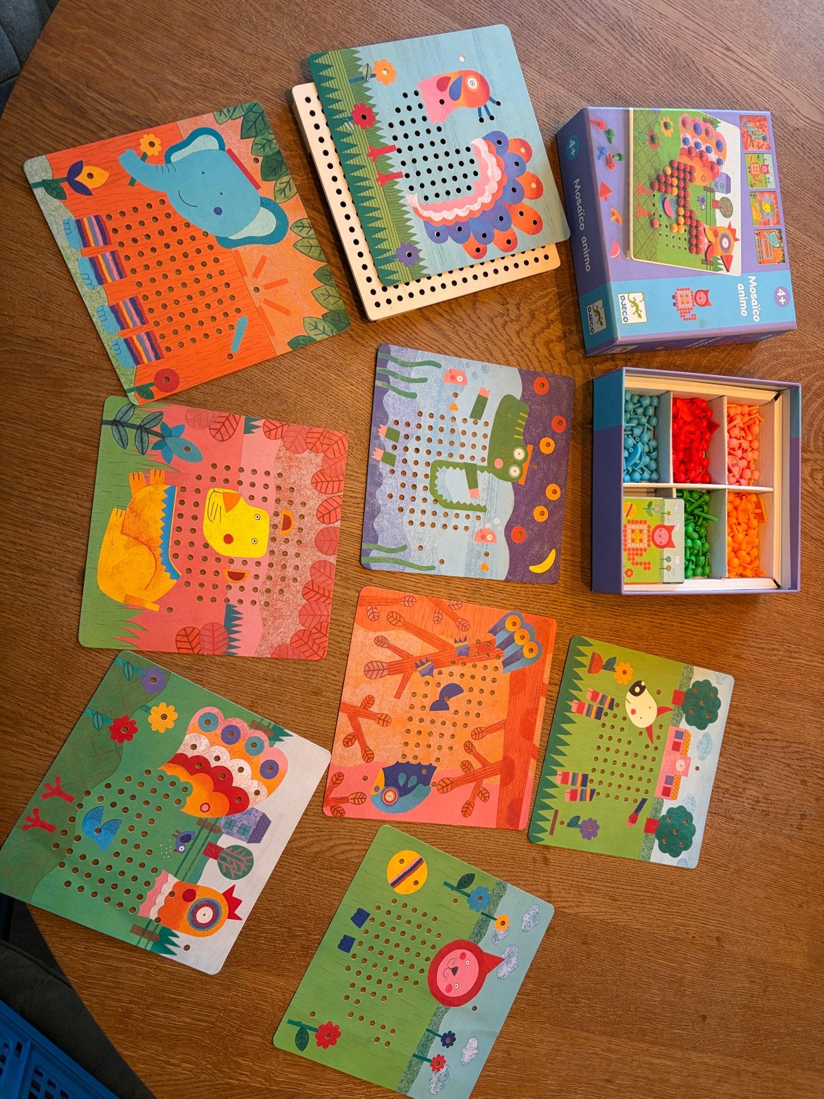 Djeco Mosaïco Animo - Creatief Mozaïek Spel, Ophalen of Verzenden, Zo goed als nieuw, Bouwen