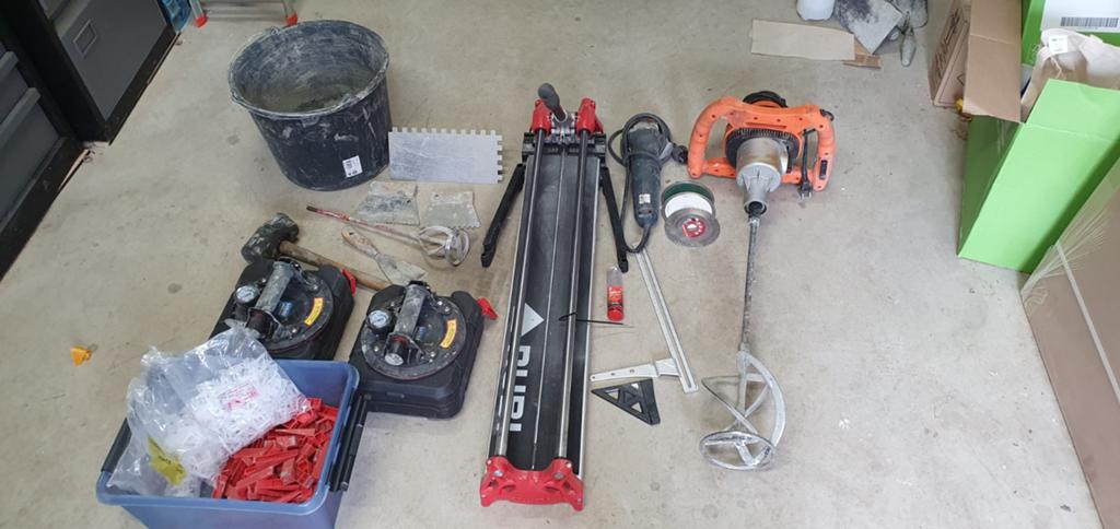 TE HUUR : completen set tegel gereedschap tegelsnijder rubi, Ophalen