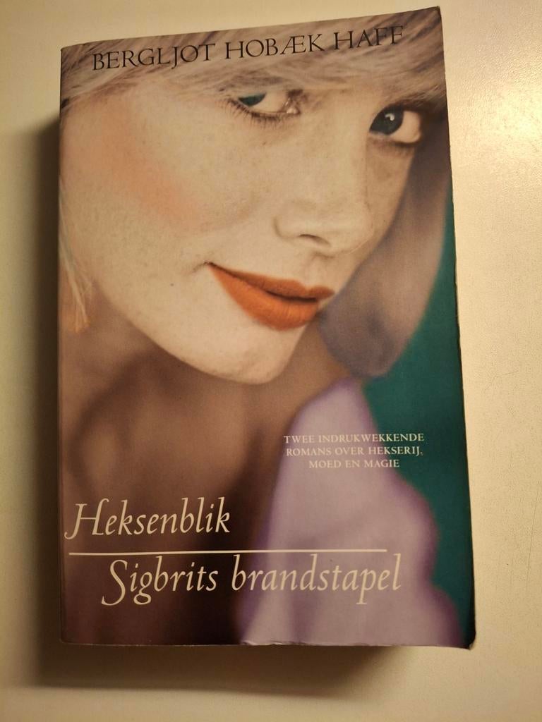 Heksenblik Sigbrits brandstapel - Bergljot Hobæk Haff, Ophalen of Verzenden, Gelezen, Bergljot hobaek haff, Nederland
