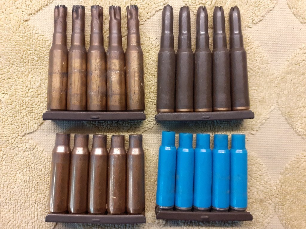 Hulzen 4 setjes FAL hulzen op clips, onklaar! Set4, Ophalen of Verzenden, Landmacht, Nederland, Hulzen of Bodemvondsten