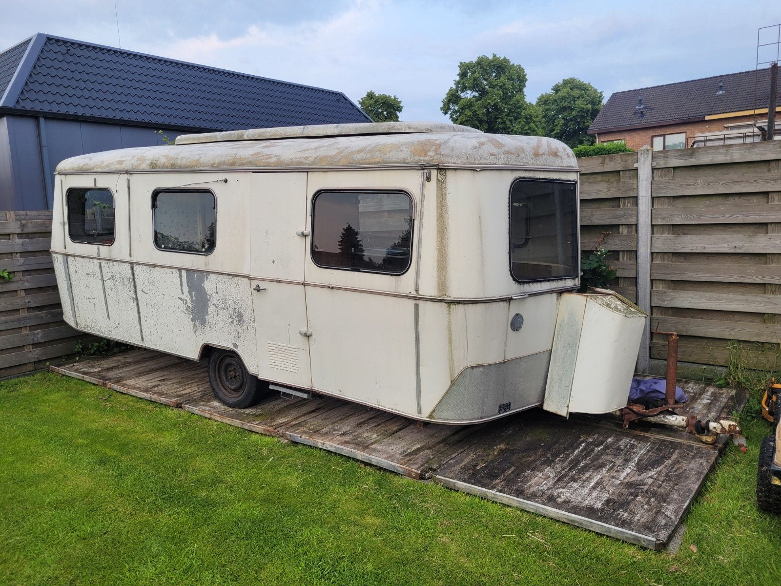 Eriba titan, Caravans en Kamperen, Caravans, Rondzit, Tot en met 2, Particulier, Eriba