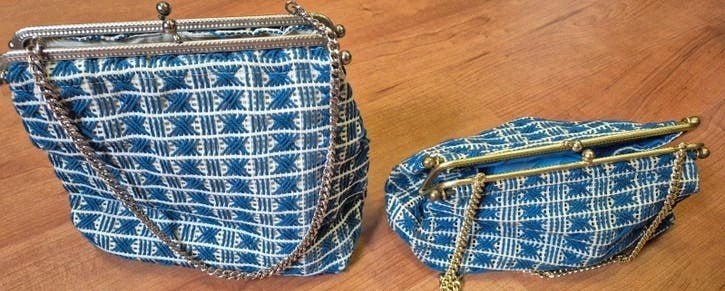 Twee blauwe beugeltasjes met mooi stiksel, Ophalen of Verzenden, Zo goed als nieuw, Blauw, Avondtasje