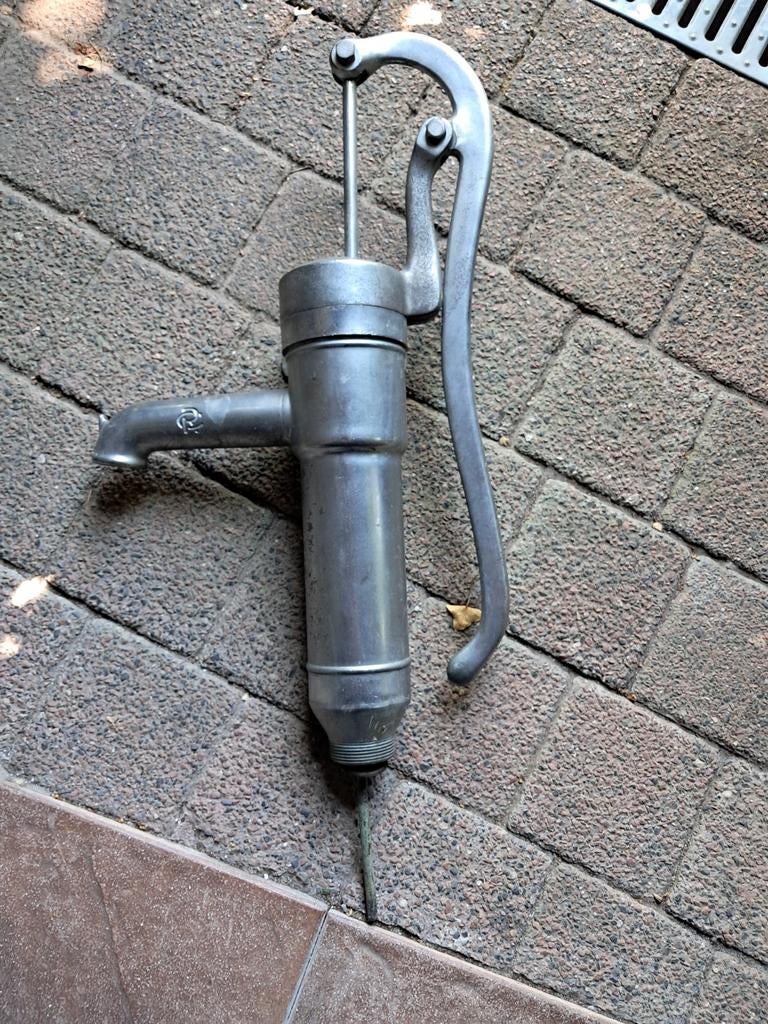 Waterpomp decoratie ijzer, Tuin en Terras, Ophalen of Verzenden, Gebruikt, Handmatig, Overige typen